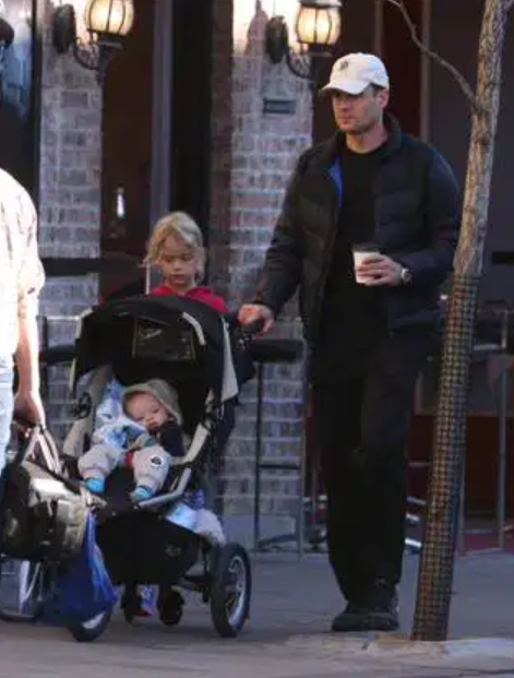 satine anais geraldine macht
